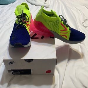 NIB: Air Max 270 Flyknit - Sz 9